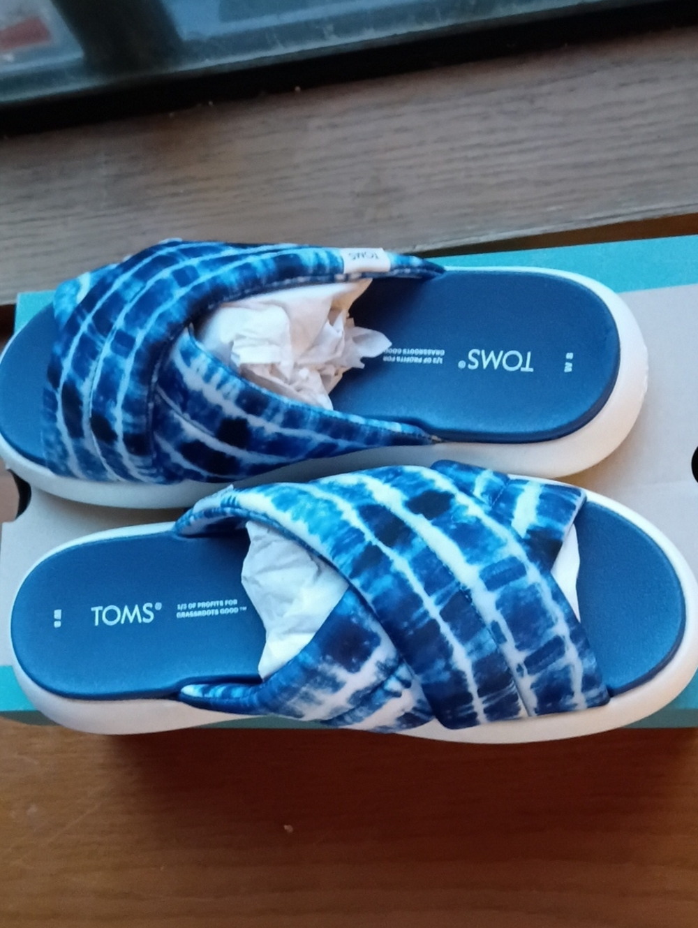 TOMS Women's Navy Batik Tie-Dye Alpargata Mallow Crossover Sandals, Size 8 NEW!